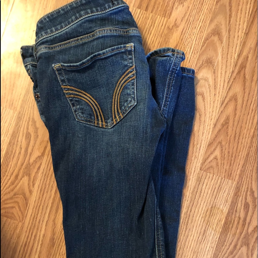 Hollister 26x33